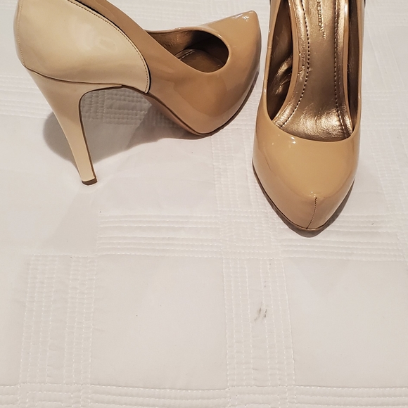 Heels - Picture 4 of 6